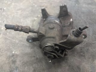 bontott VW TRANSPORTER Bal hátsó Féknyereg Munkahengerrel