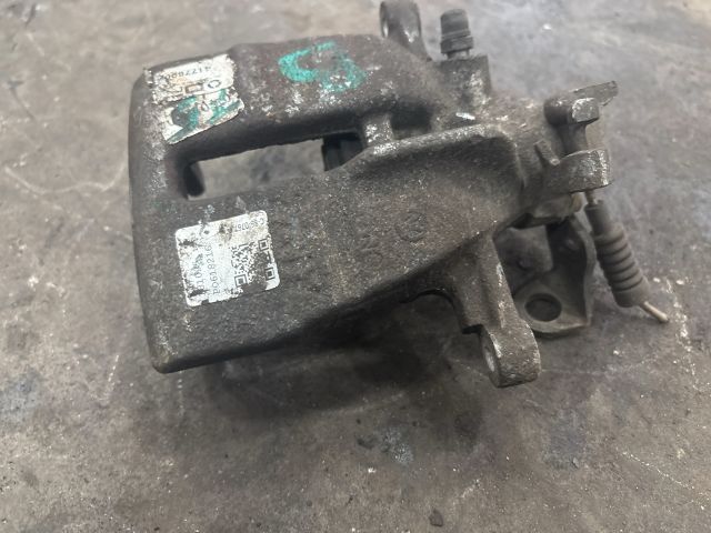 bontott VW TRANSPORTER Bal hátsó Féknyereg Munkahengerrel