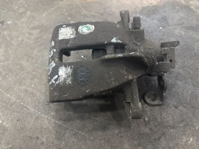 bontott VW TRANSPORTER Bal hátsó Féknyereg Munkahengerrel