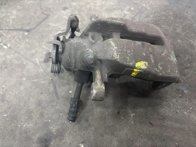 bontott VW TRANSPORTER Bal hátsó Féknyereg Munkahengerrel