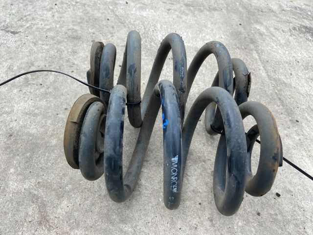 bontott VW TRANSPORTER Hátsó Rugó Pár