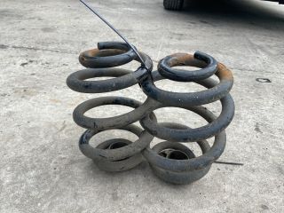 bontott VW TRANSPORTER Hátsó Rugó Pár