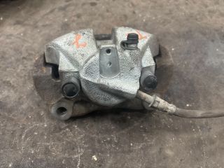 bontott VW TRANSPORTER Jobb első Féknyereg Munkahengerrel