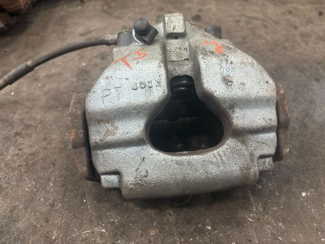 bontott VW TRANSPORTER Jobb első Féknyereg Munkahengerrel