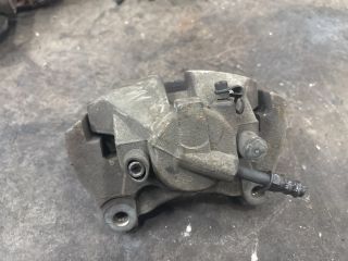 bontott VW TRANSPORTER Jobb első Féknyereg Munkahengerrel