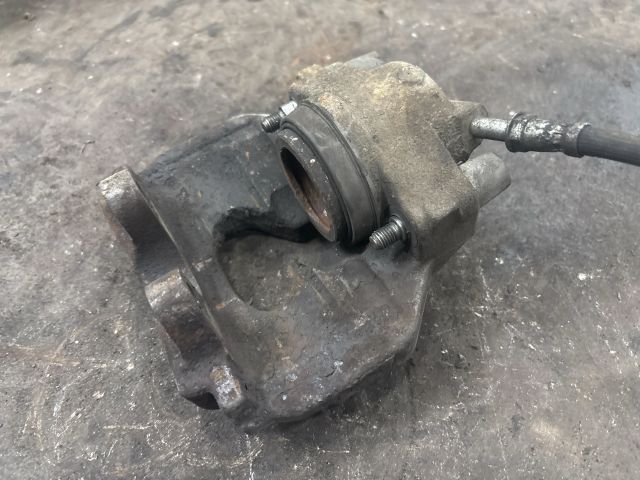 bontott VW TRANSPORTER Jobb első Féknyereg Munkahengerrel