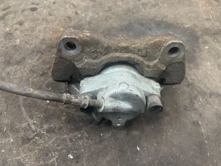 bontott VW TRANSPORTER Jobb első Féknyereg Munkahengerrel