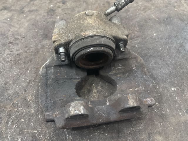 bontott VW TRANSPORTER Jobb első Féknyereg Munkahengerrel