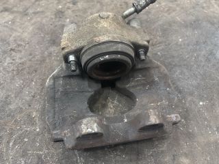 bontott VW TRANSPORTER Jobb első Féknyereg Munkahengerrel