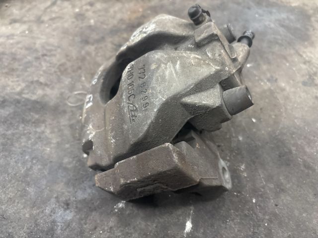 bontott VW TRANSPORTER Jobb első Féknyereg Munkahengerrel