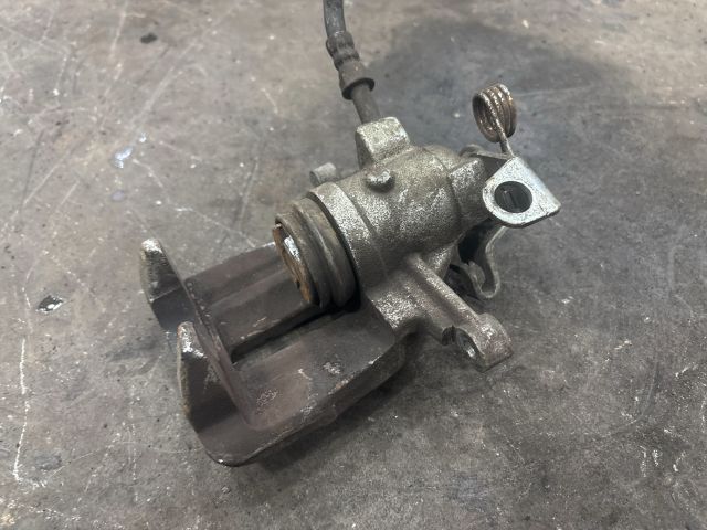 bontott VW TRANSPORTER Jobb hátsó Féknyereg Munkahengerrel