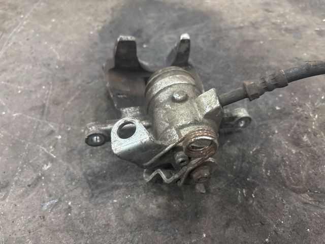 bontott VW TRANSPORTER Jobb hátsó Féknyereg Munkahengerrel