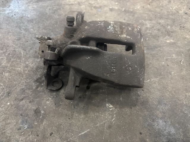 bontott VW TRANSPORTER Jobb hátsó Féknyereg Munkahengerrel