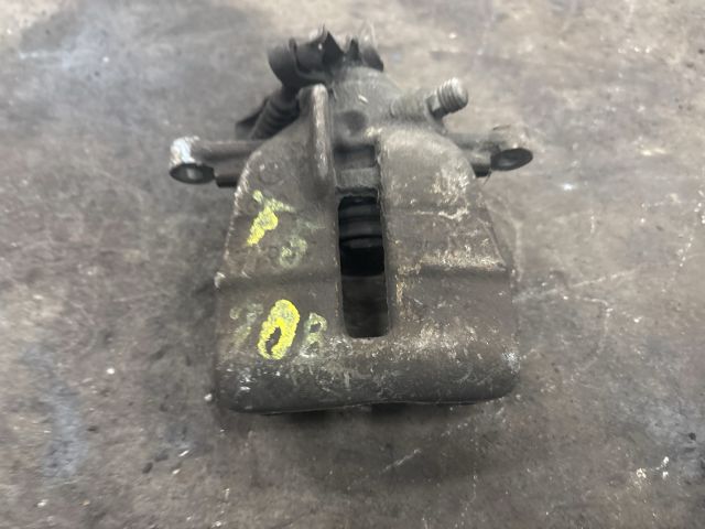 bontott VW TRANSPORTER Jobb hátsó Féknyereg Munkahengerrel