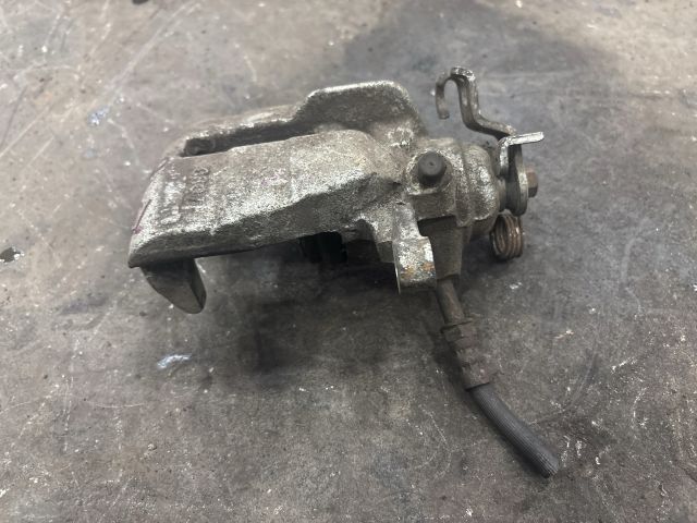 bontott VW TRANSPORTER Jobb hátsó Féknyereg Munkahengerrel