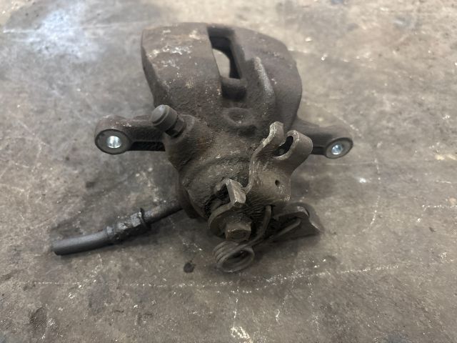 bontott VW TRANSPORTER Jobb hátsó Féknyereg Munkahengerrel