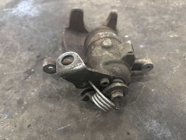 bontott VW TRANSPORTER Jobb hátsó Féknyereg Munkahengerrel