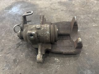 bontott VW TRANSPORTER Jobb hátsó Féknyereg Munkahengerrel