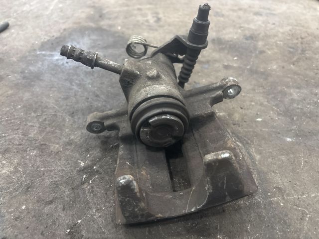 bontott VW TRANSPORTER Jobb hátsó Féknyereg Munkahengerrel