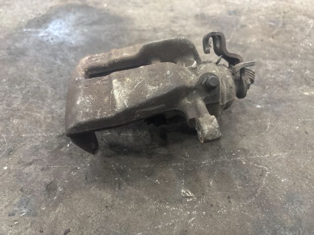 bontott VW TRANSPORTER Jobb hátsó Féknyereg Munkahengerrel