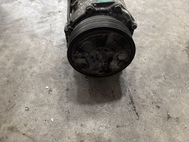 bontott VW TRANSPORTER Klímakompresszor