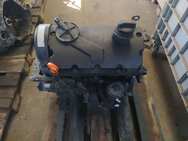 bontott VW TRANSPORTER Motor (Fűzött blokk hengerfejjel)