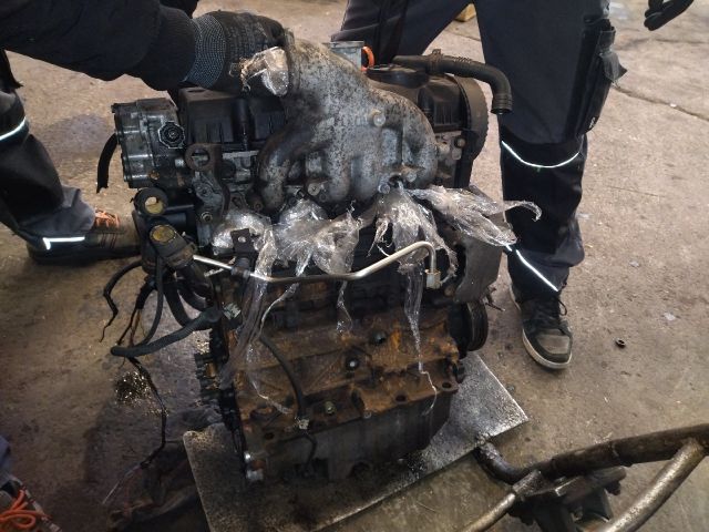 bontott VW TRANSPORTER Motor (Fűzött blokk hengerfejjel)