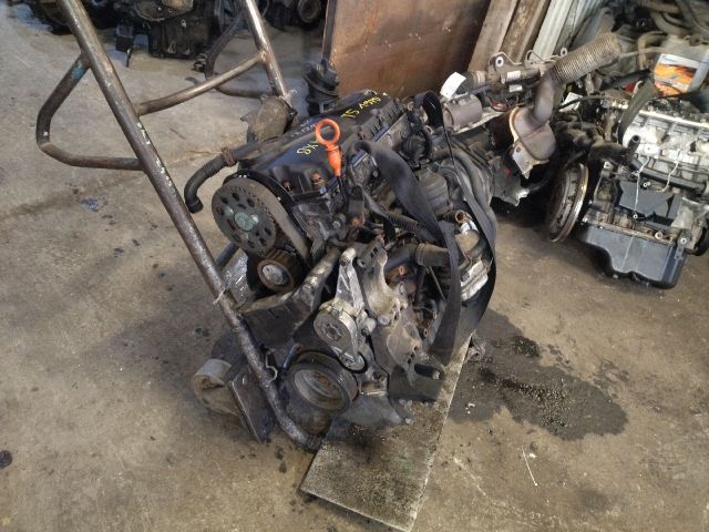 bontott VW TRANSPORTER Motor (Fűzött blokk hengerfejjel)