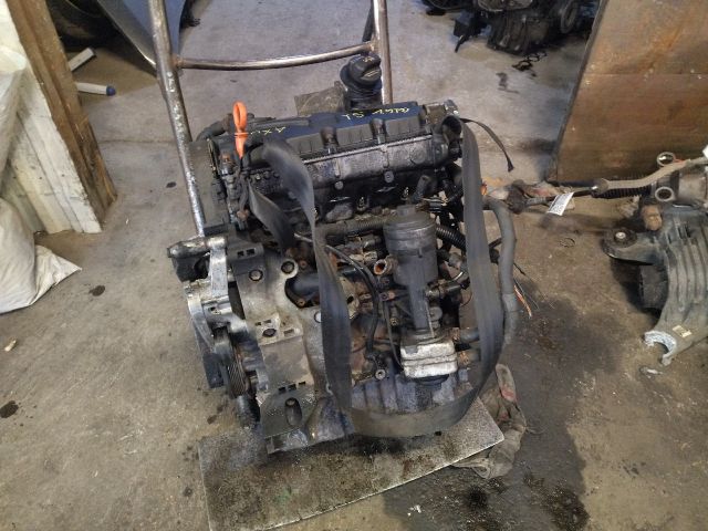 bontott VW TRANSPORTER Motor (Fűzött blokk hengerfejjel)