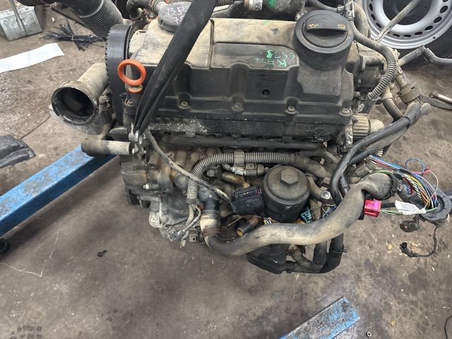 bontott VW TRANSPORTER Motor (Fűzött blokk hengerfejjel)