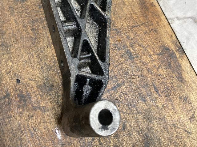 bontott VW TRANSPORTER Motor Tartó Bak (Fém)