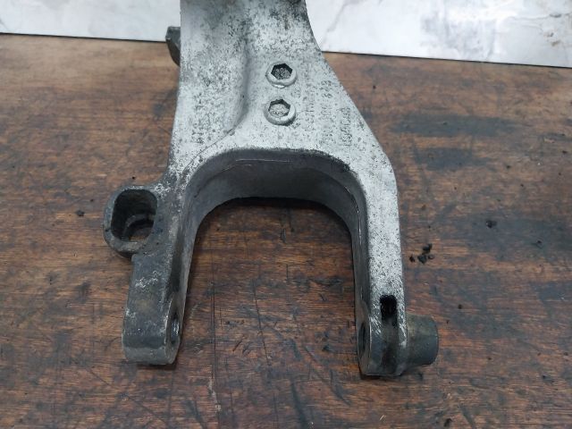 bontott VW TRANSPORTER Motor Tartó Bak (Fém)