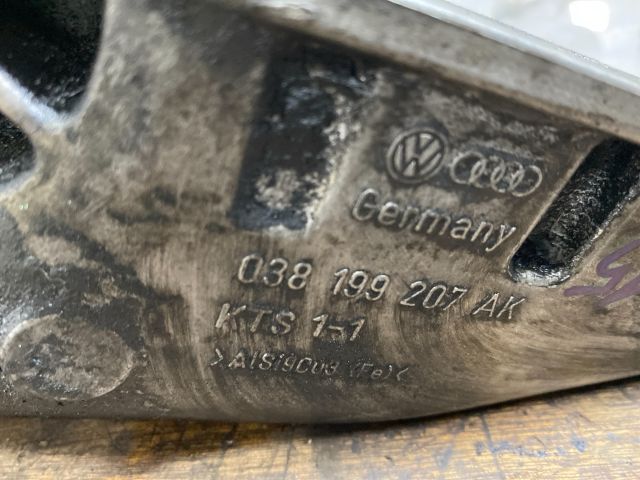 bontott VW TRANSPORTER Motor Tartó Bak (Fém)