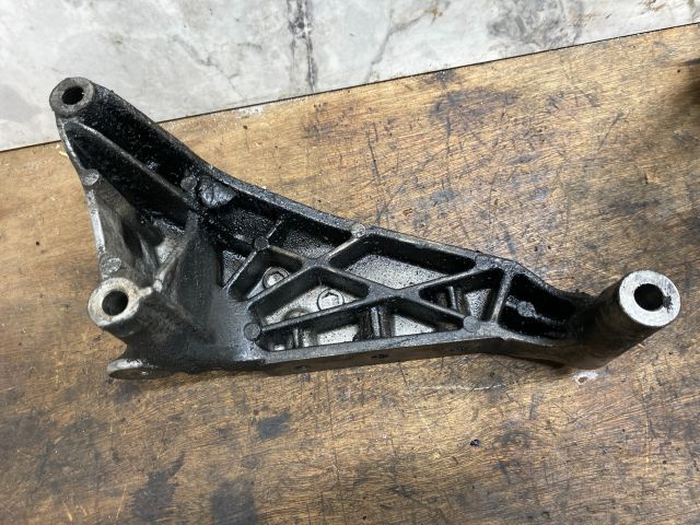 bontott VW TRANSPORTER Motor Tartó Bak (Fém)