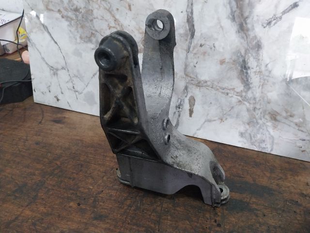 bontott VW TRANSPORTER Motor Tartó Bak (Fém)