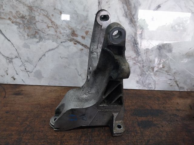 bontott VW TRANSPORTER Motor Tartó Bak (Fém)