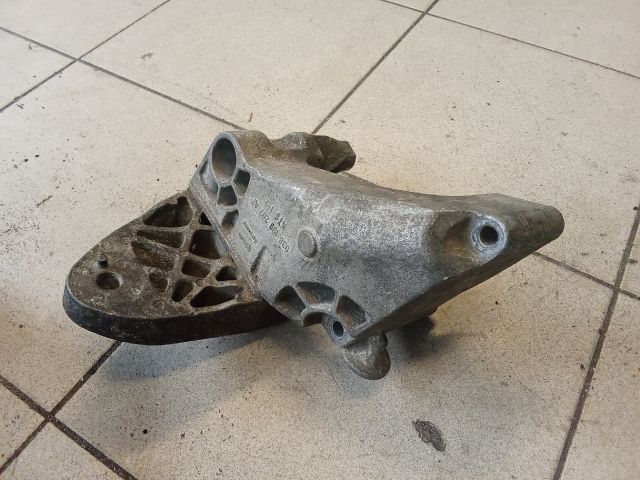 bontott VW TRANSPORTER Motor Tartó Bak (Pozíciófüggetlen)