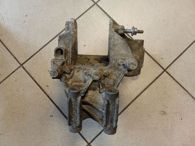 bontott VW TRANSPORTER Motor Tartó Bak (Pozíciófüggetlen)