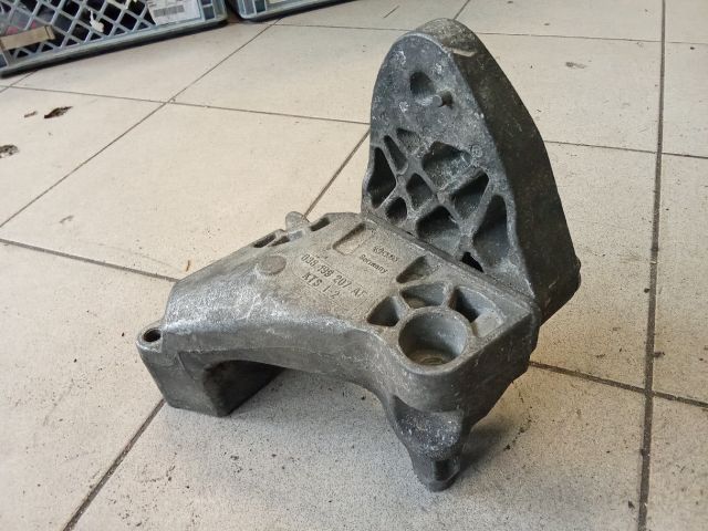 bontott VW TRANSPORTER Motor Tartó Bak (Pozíciófüggetlen)