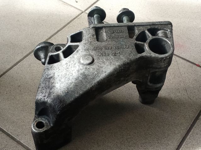 bontott VW TRANSPORTER Motor Tartó Bak (Pozíciófüggetlen)