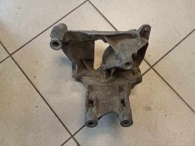 bontott VW TRANSPORTER Motor Tartó Bak (Pozíciófüggetlen)