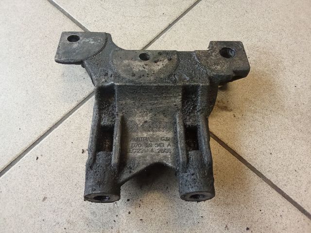 bontott VW TRANSPORTER Motor Tartó Bak (Pozíciófüggetlen)