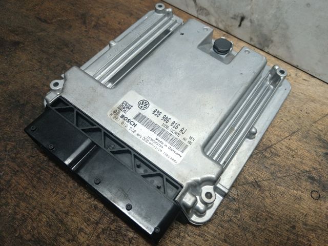 bontott VW TRANSPORTER Motorvezérlő