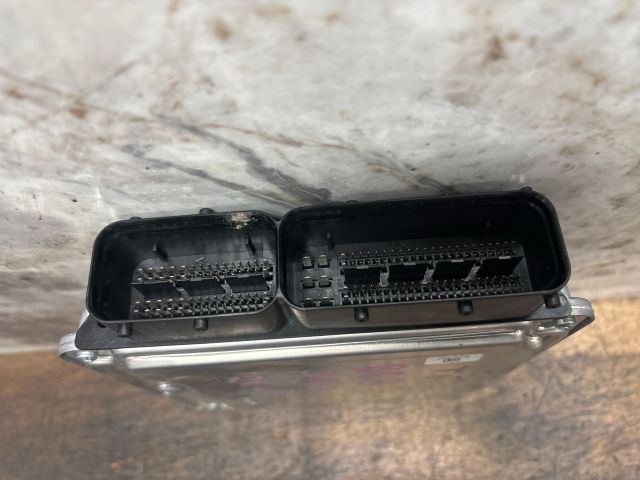 bontott VW TRANSPORTER Motorvezérlő