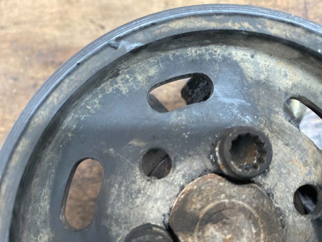 bontott VW TRANSPORTER Nagynyomású Szivattyú Bordáskerék / Lánckerék