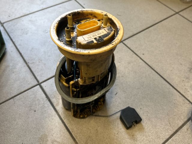 bontott VW TRANSPORTER Üzemanyag Szivattyú