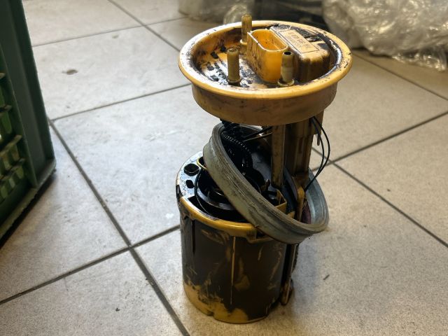 bontott VW TRANSPORTER Üzemanyag Szivattyú