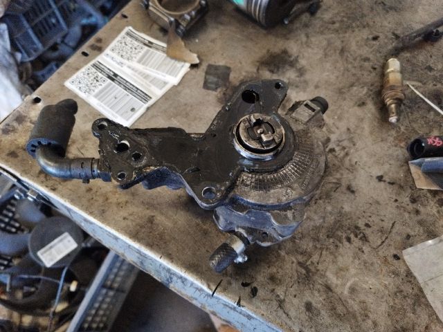 bontott VW TRANSPORTER Vákumpumpa