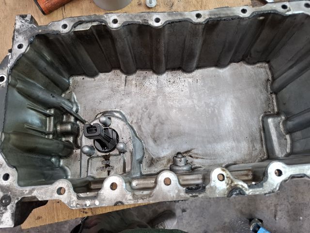 bontott VW TRANSPORTER Olajteknő