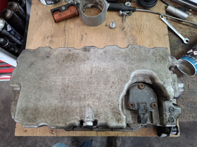 bontott VW TRANSPORTER Olajteknő